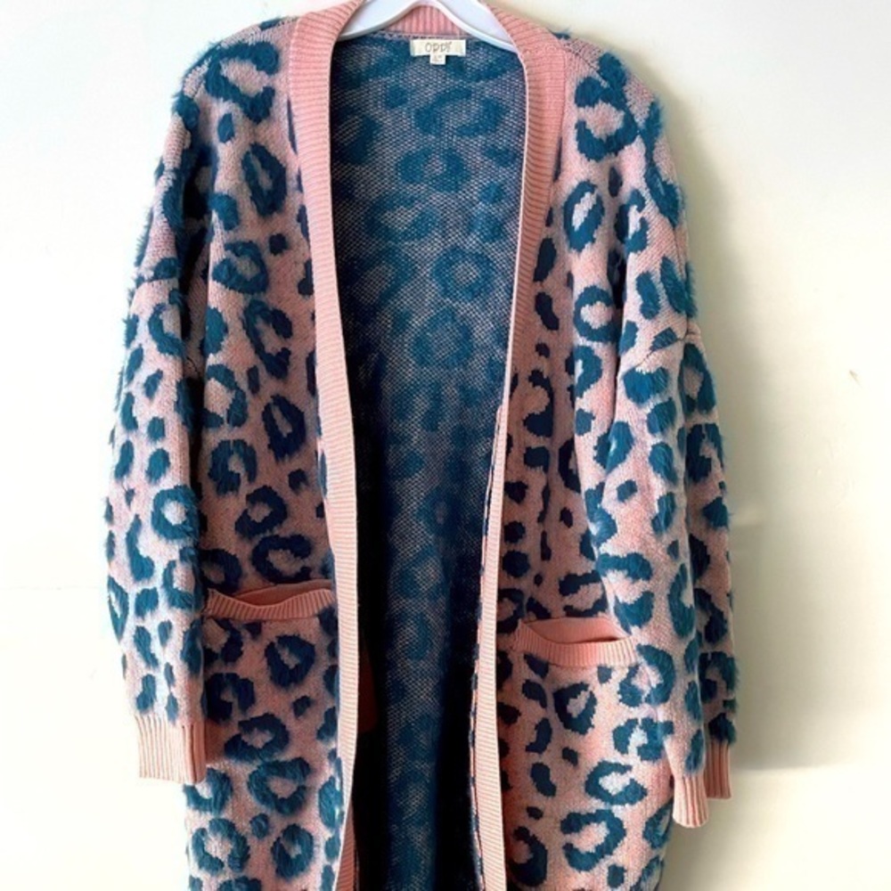 ODDY cardigan sweater